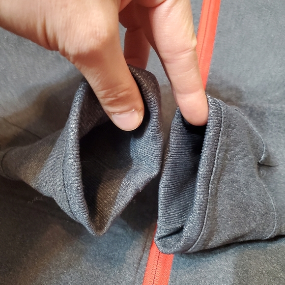 Lululemon heathered grey jacket. Red touch. Y2K. Men size M. - Picture 3 of 10
